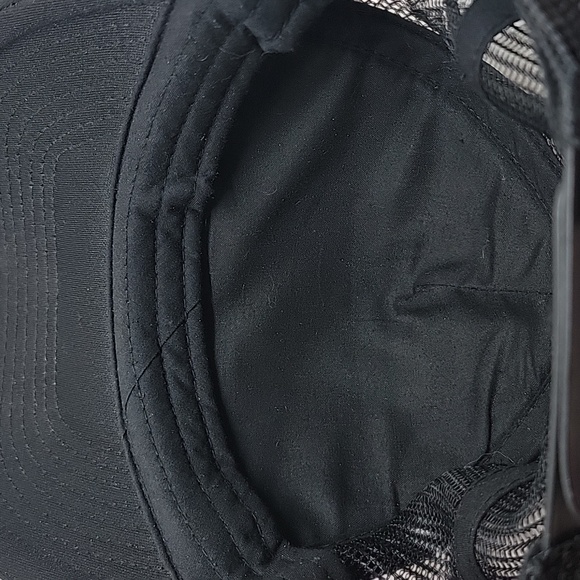 Quiksilver Black Padded & Mesh Snapback Baseball Cap Hat - Picture 7 of 10